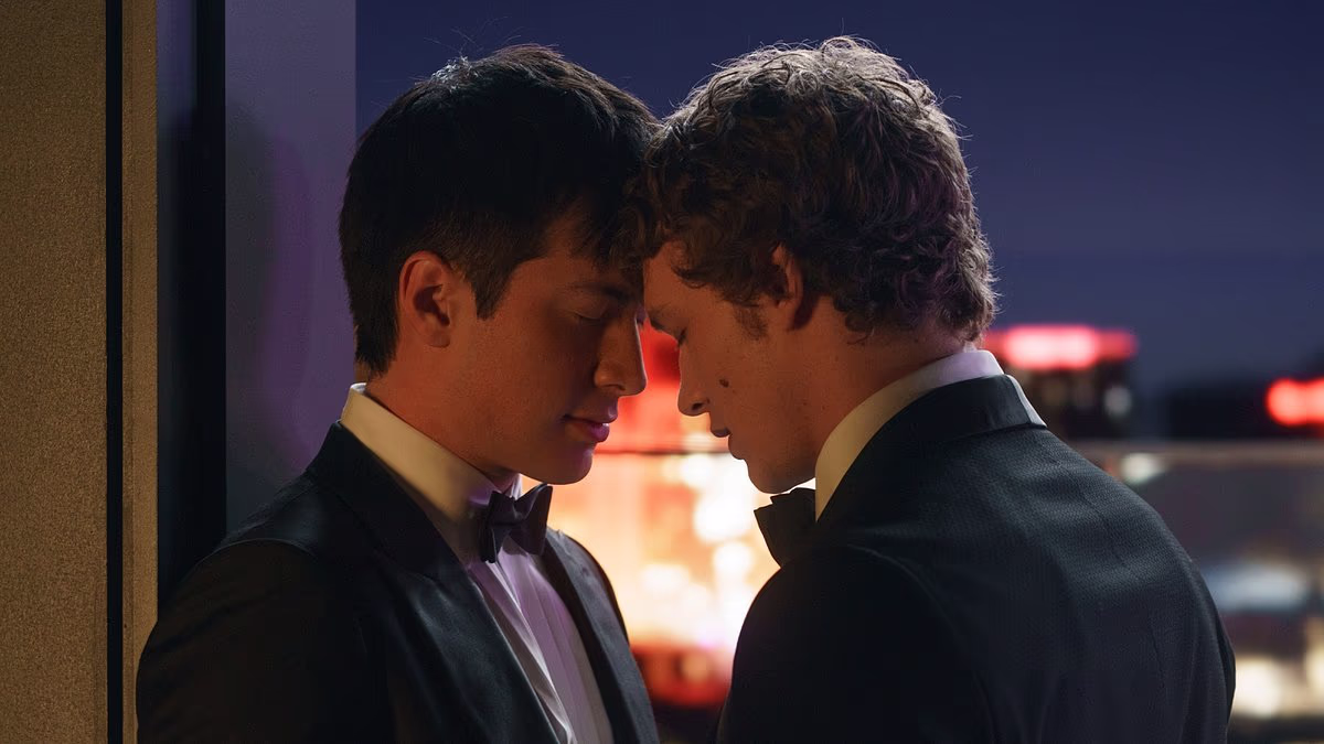 Heated Rivalry star says closeted NFL and NBA stars are messaging him