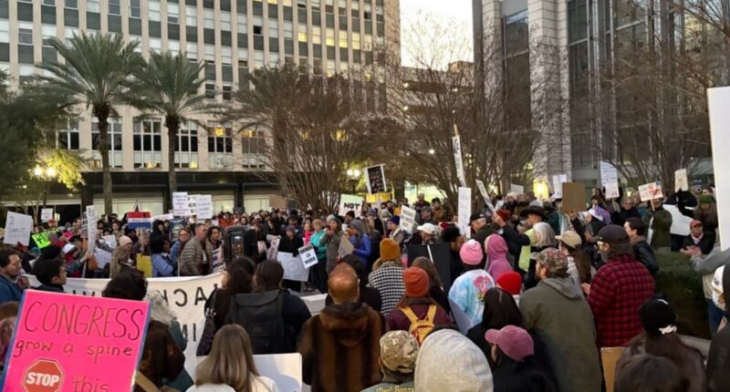 Hundreds in Jacksonville demand justice for Alex Pretti, protest federal agents' actions