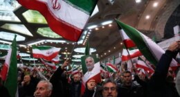 Iran: US troops 'legitimate targets' after Trump threatens to intervene in protests