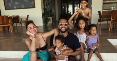 JOHN LEGEND ENJOYS FAMILY GETAWAY WITH HIS WIFE CHRISSY AND THEIR KIDS