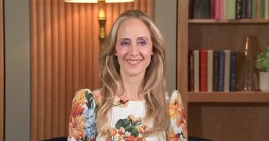 Kim Raver on Teddy's Future, romance twists and directing a 'not‑to‑miss' Grey's Anatomy episode on ABC