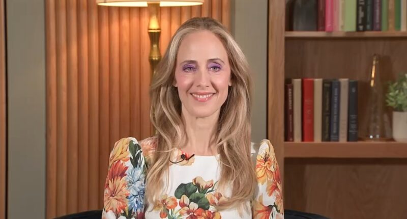 Kim Raver on Teddy's Future, romance twists and directing a 'not‑to‑miss' Grey's Anatomy episode on ABC