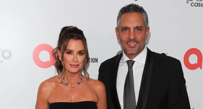Kyle Richards and Mauricio Umansky Get Questioned About Divorce on 'RHOBH'
