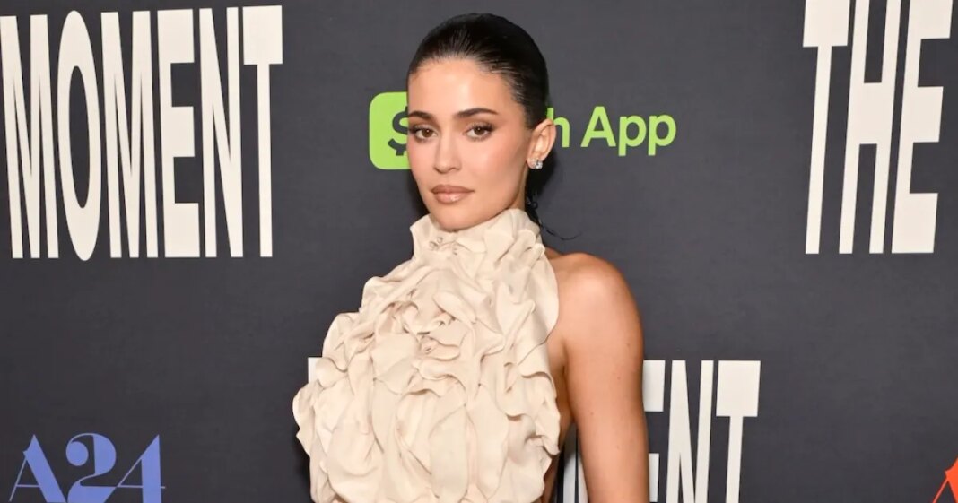 Kylie Jenner Flaunts Her Toned Stomach at 'The Moment' Premiere