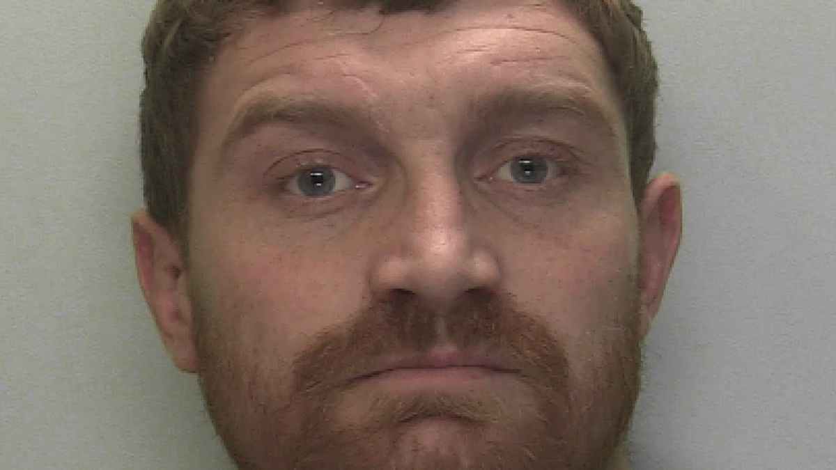 Man threatened his grandparents with hammers for pension money