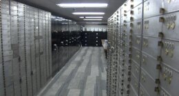 Michael Jordan, Kobe Bryan trading cards among Illinois Treasurer’s Office auction items