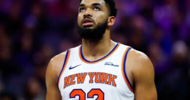 Mike Brown calls out Karl-Anthony Towns for a lazy play in Knicks' loss