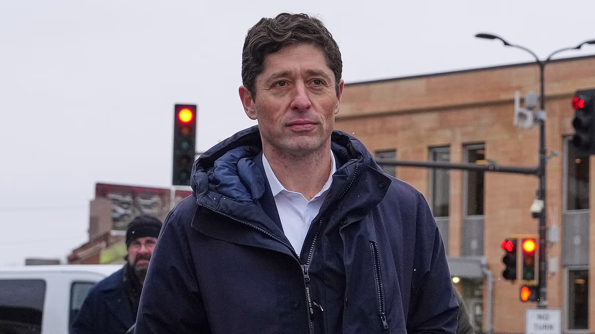 Minneapolis Mayor says city is 'under siege' after ICE 'invasion'