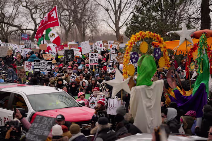 Minnesota Democrats are demanding a broader investigation into Renee Good's shooting