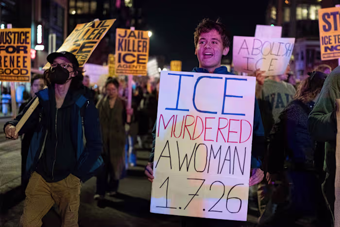 Minnesota shooting videos challenge administration narrative, policing experts question tactics