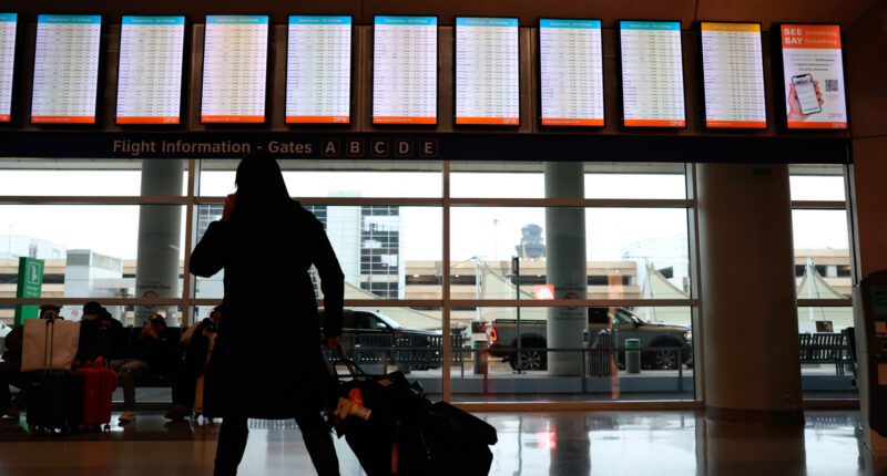More than 2,300 flights canceled in US for Saturday ahead of storm