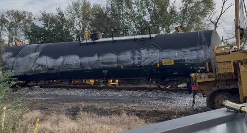 More than a dozen train cars derailed near Texas/Louisiana border