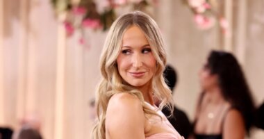 Nikki Glaser Shares What Work Plastic Surgeons Told Her to Get Done