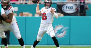 Panthers, Buccaneers battle for NFC South title in matchup of teams going in opposite directions