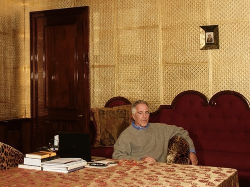 An American photographer ﻿was booked to capture Jeffrey Epstein for a story in 2015, but he has only now revealed how he received threats and intimidation to kill the piece.