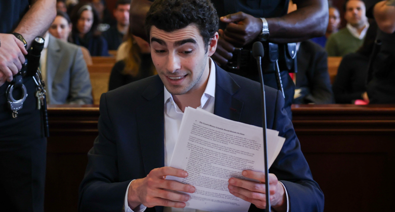 Prosecutors blast Mangione’s ‘misleading’ bid to force Bondi off case with death penalty at stake