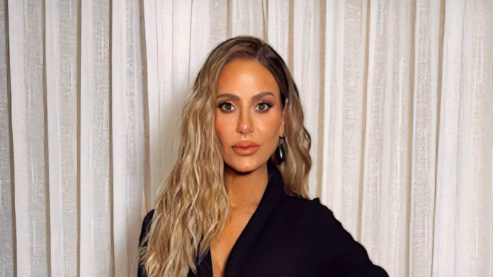 RHOBH: Dorit Kemsley Hints At Beef With Kyle Richards In Season 15