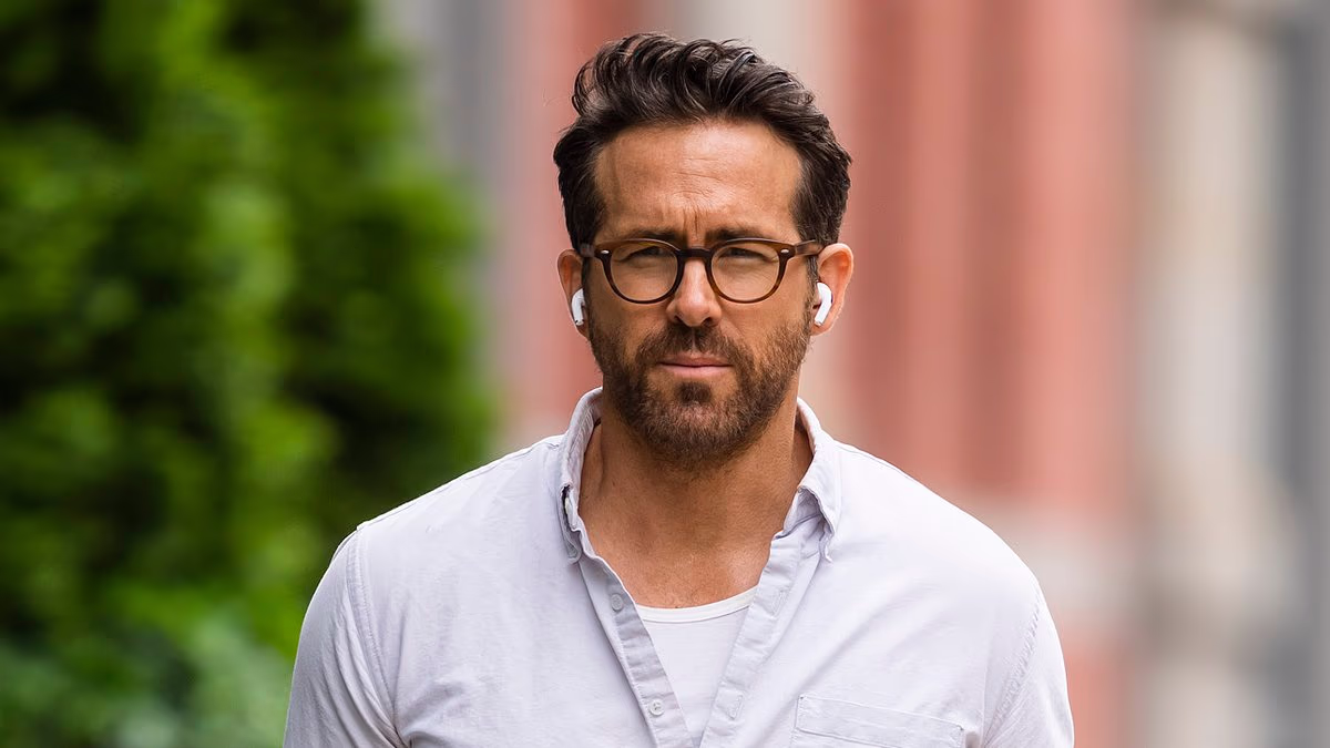 Ryan Reynolds TORCHED over 'cringe' email he sent to Colleen Hoover