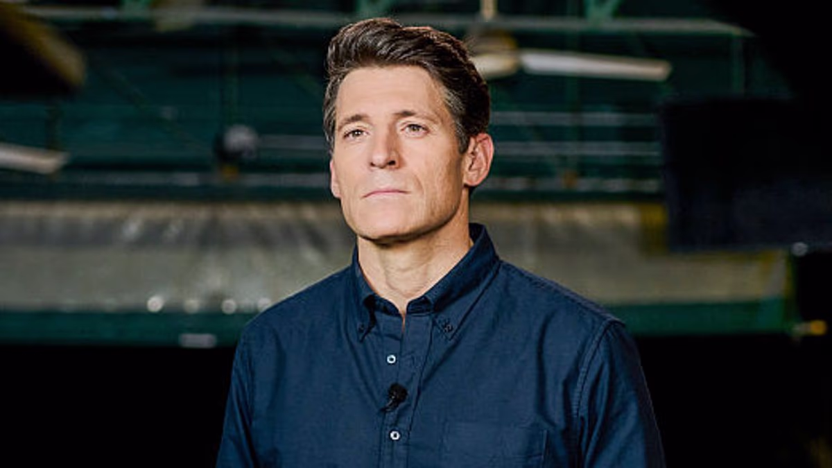 TV anchor caught on tape caving to Trump as he issues two-word warning