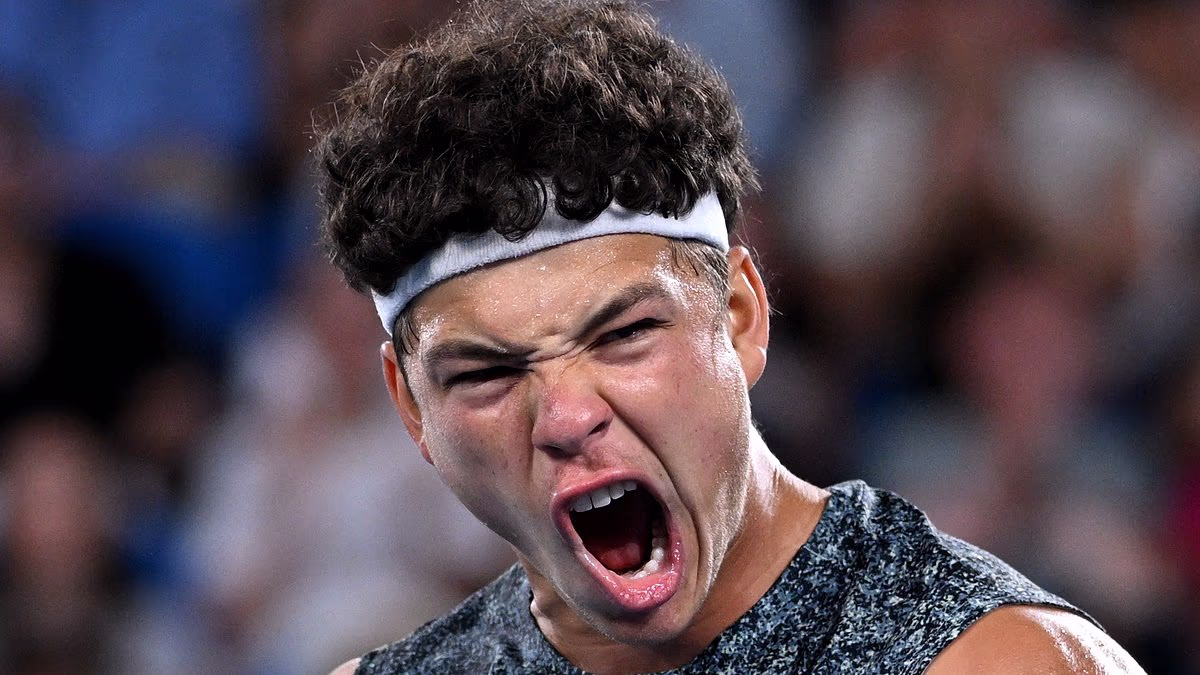 Tennis fans left divided after American star Ben Shelton wrote a four-word 'anti-woke' message about the USA's problems at the Australian Open