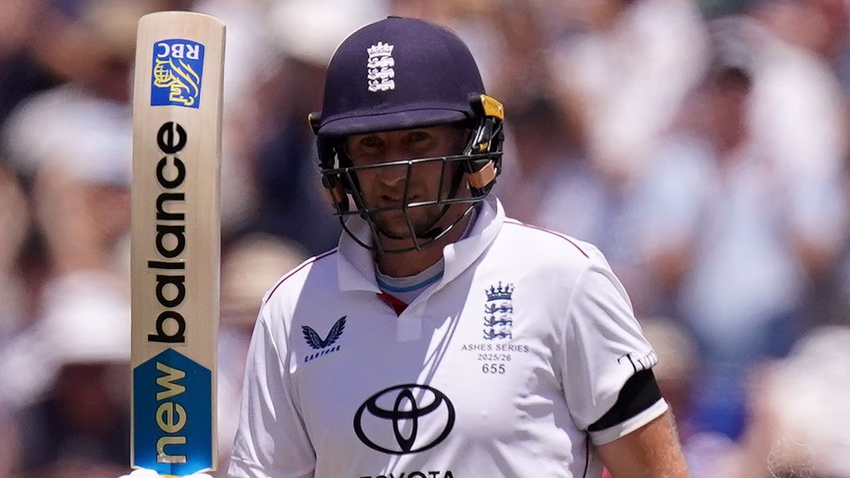 The Ashes LIVE: Legends say fans were ripped off by controversial decision as England go into day two on top