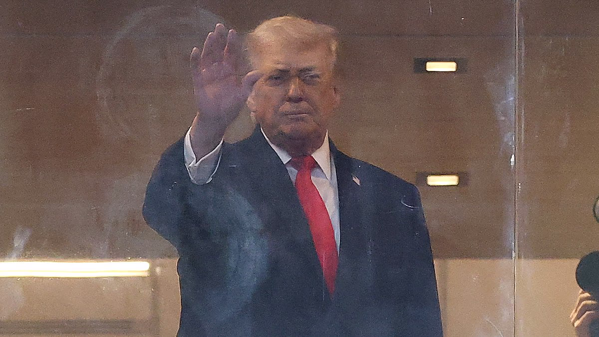 Trump enjoys night out with Ivanka and Kai at college football final