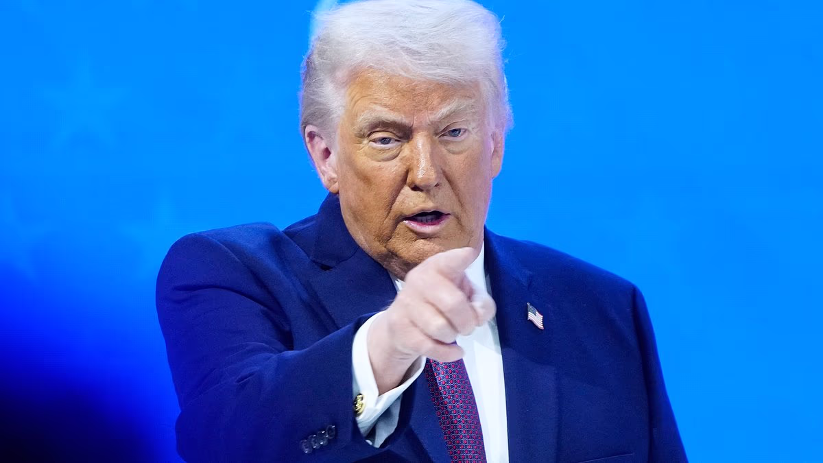 Trump orders a massive armada toward Iran with ominous warning