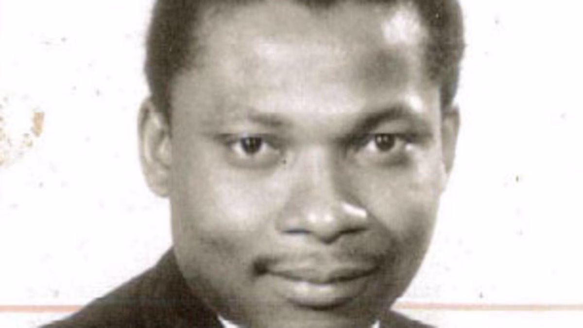 Two cousins of millionaire bachelor win court fight for his £2.7m fortune -  after heir hunters proved they were blood relatives by investigating his father's mysterious love life