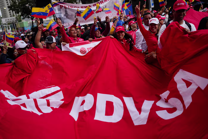 Venezuelan lawmakers approve easing state control of oil industry