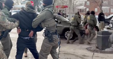 Wild video shows federal agents detaining 2 men at Minnesota gas station as agitators gather