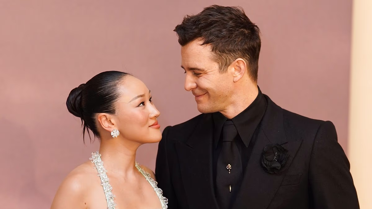 Yerin Ha and Luke Thompson lead stars for world premiere of Bridgerton