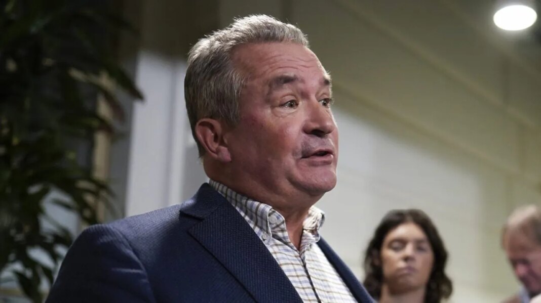 6 Republicans join Democrats to rebuke tariffs on Canada in blow to Trump