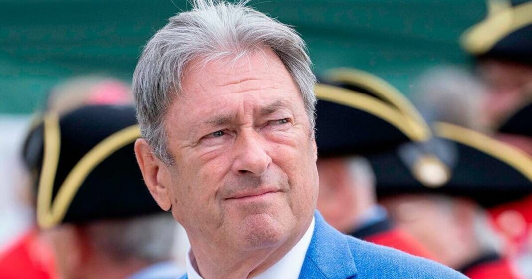 Alan Titchmarsh and wife forced to 'slash home price by £450,000' in huge setback