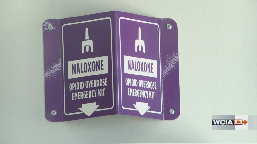 Central Illinois county pushing for Narcan kit sites