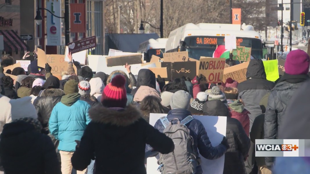 Champaign Co. businesses change hours in light of ICE protests