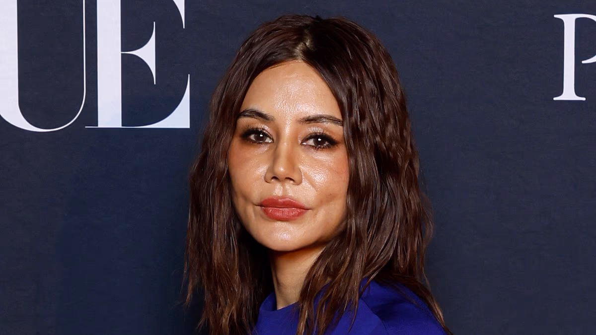 Christine Centenera looks VERY different in new video