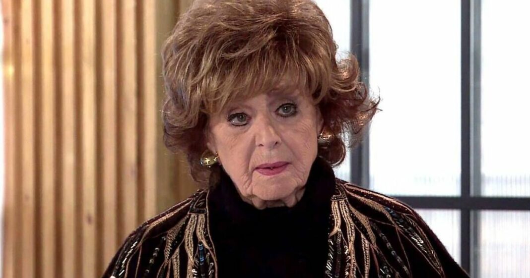 Coronation Street icon Barbara Knox's eye-watering salary revealed after 62 years on soap