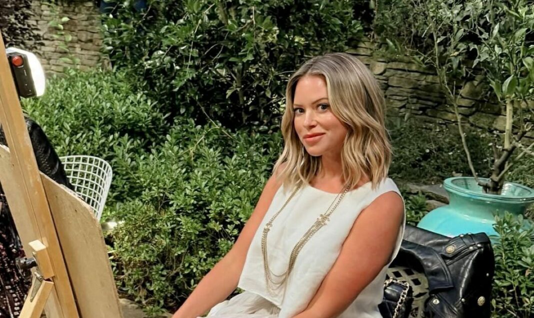 Fans Accuse Amanda Frances of Being 