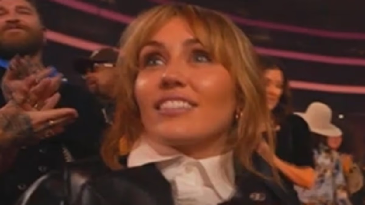 Fans accuse Miley Cyrus of refusing to clap for Lady Gaga Grammys win