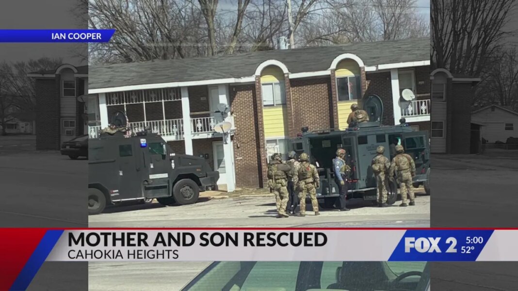 Hardware store staff helps save mom in Illinois hostage case