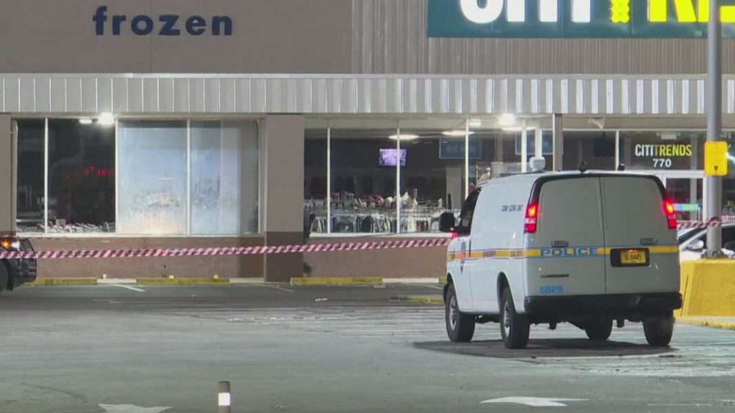 JSO: 4 injured in Jacksonville westside shooting, authorities looking for suspect