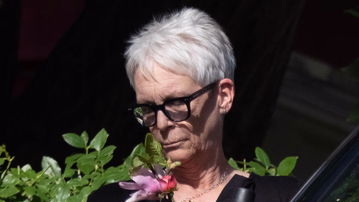Jamie Lee Curtis and Christopher Guest mourn late pal Catherine O'Hara