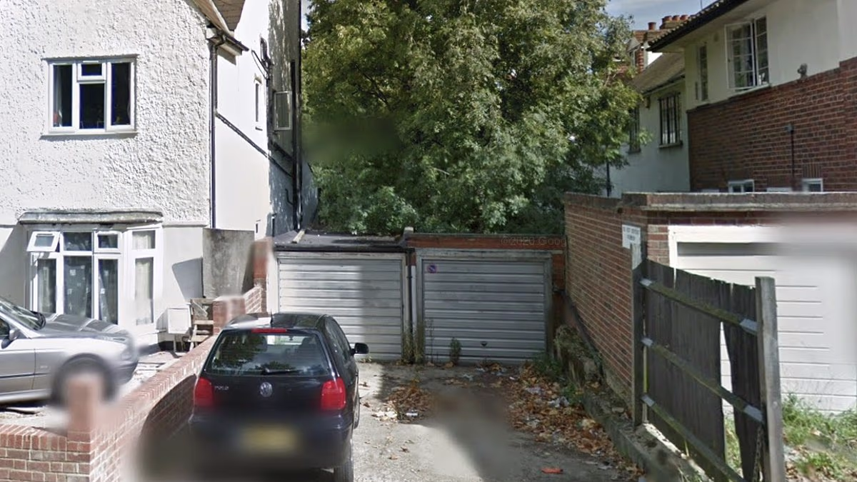 London house which looks like a 'nuclear shelter' goes on the market for £950,000