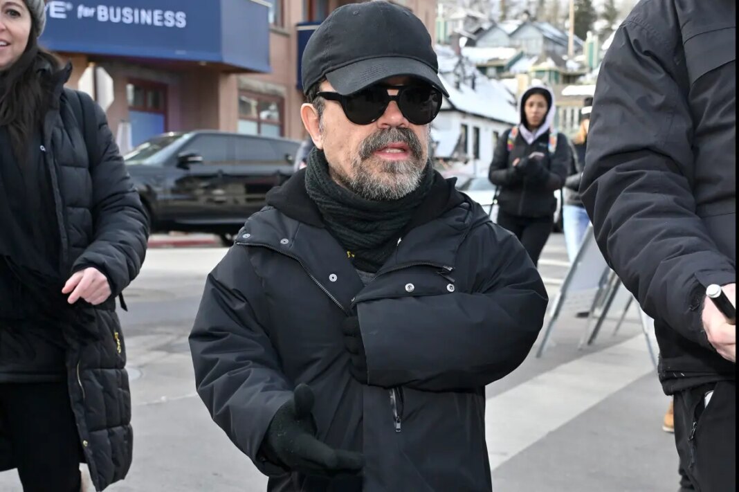 Peter Dinklage rescues legendary columnist from icy stoop