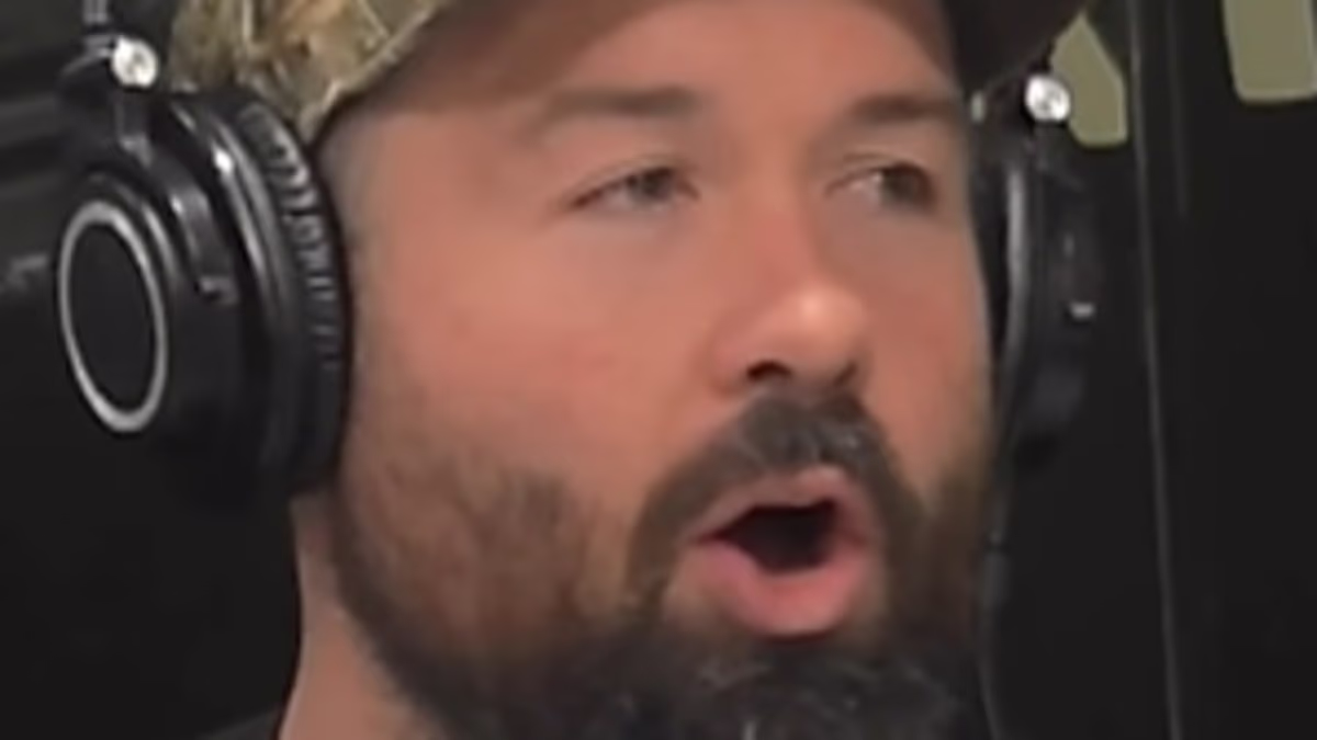 Radio star confronts woman on flight after witnessing vile act