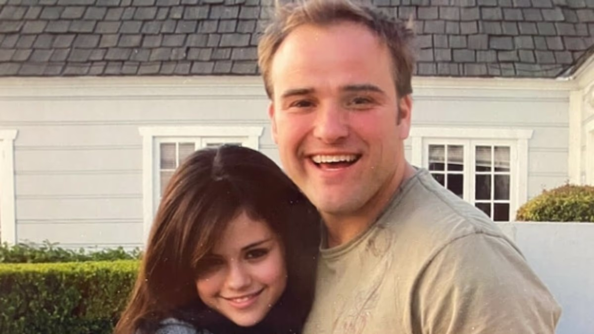 Selena Gomez reunites with TV dad from Wizards of Waverly Place