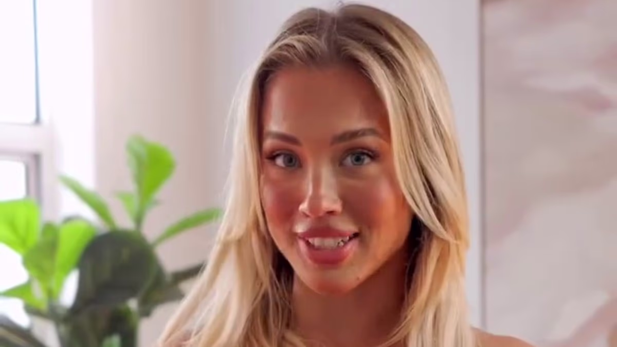 Tammy Hembrow slammed by fans for controversial appearance in new ad