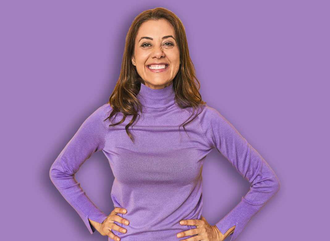 The 5-Minute Morning Routine That Shrinks Belly Pooch After 50, According to a Coach