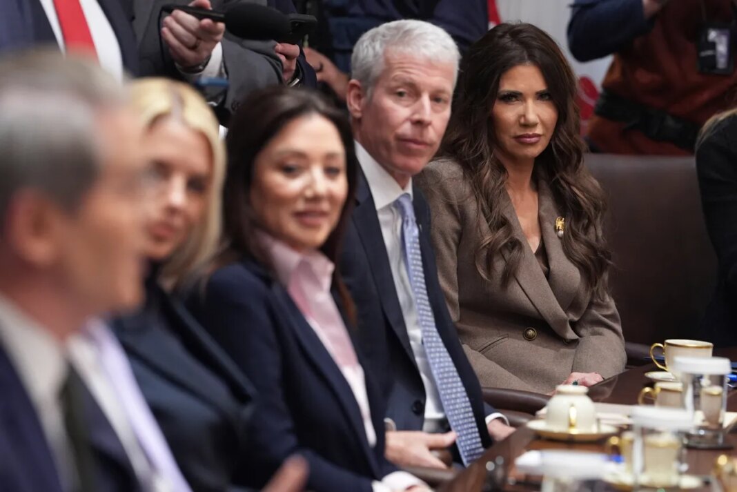 From left, Treasury Secretary Scott Bessent speaks as Attorney General Pam Bondi, Labor Secretary Lori Chavez-DeRemer, Energy Secretary Chris Wright, and Homeland Security Secretary Kristi Noem listen during a cabinet meeting at the White House, Thursday, Jan. 29, 2026, in Washington. (AP Photo/Evan Vucci)