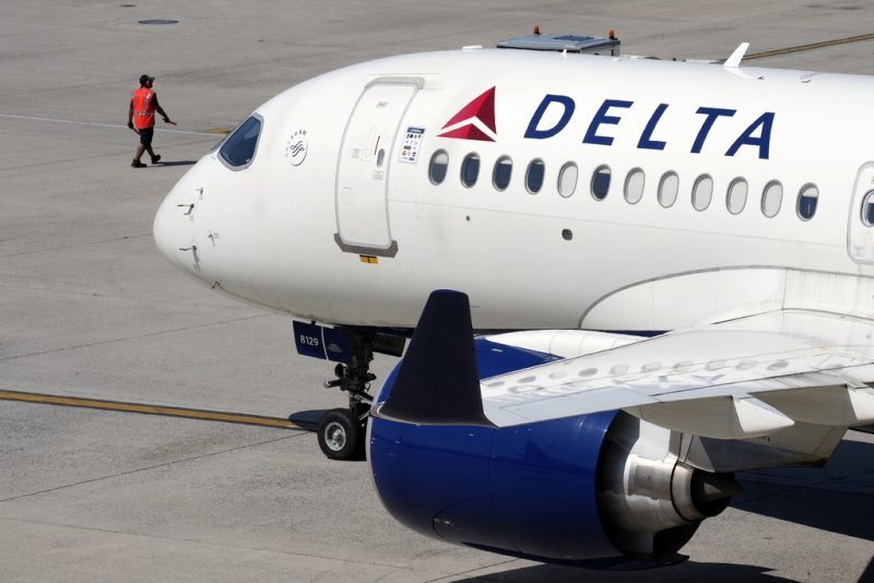 Unruly passenger forces Delta flight back to Houston